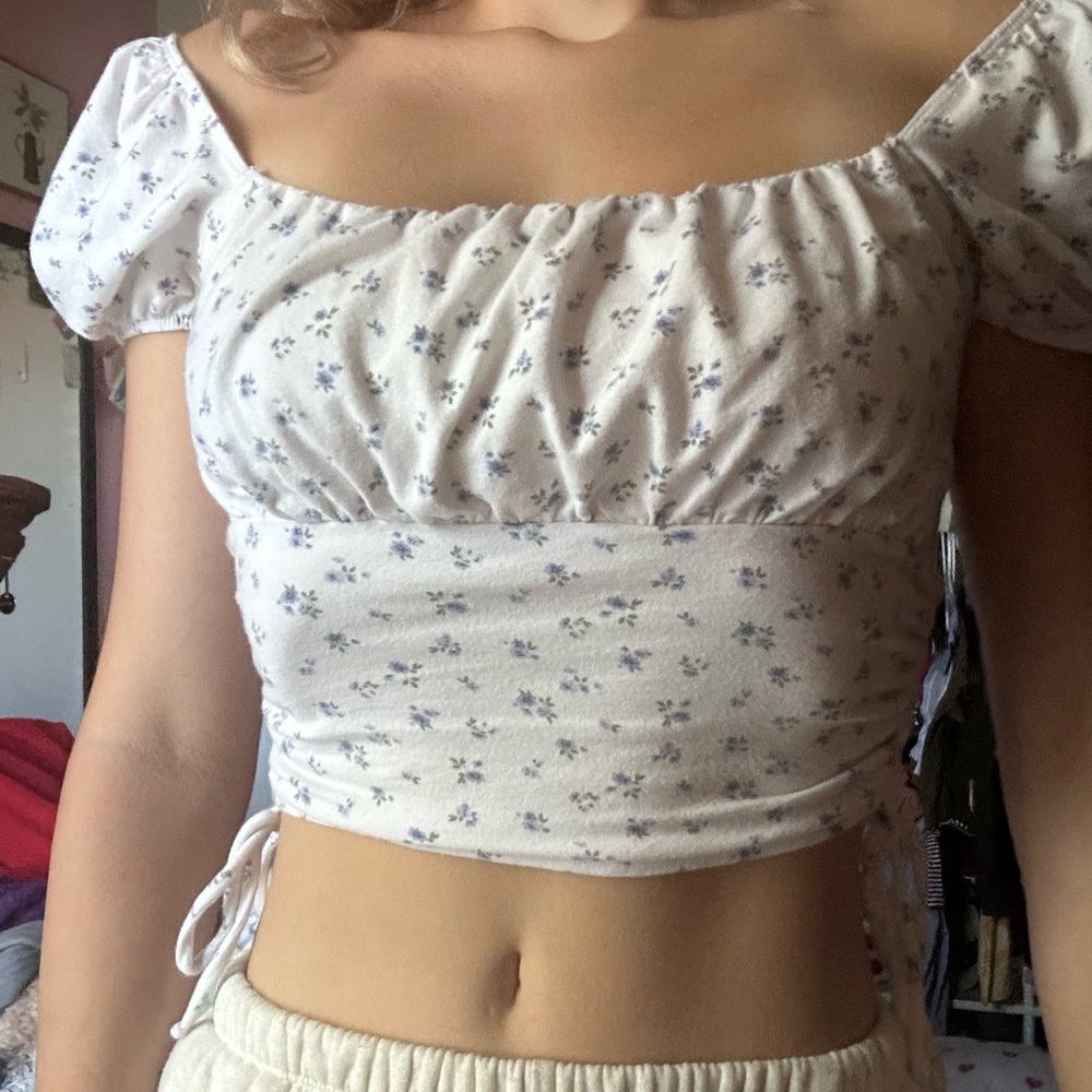 Hollister White and Blue Floral Blouse